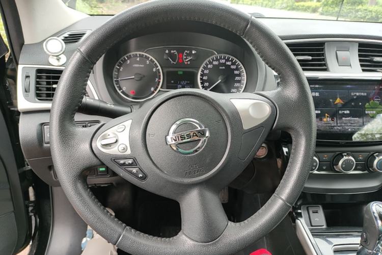 Used Nissan Sylphy 2019 1.6XV CVT Smart Connect Luxury Edition China VI Standard Steering Wheel