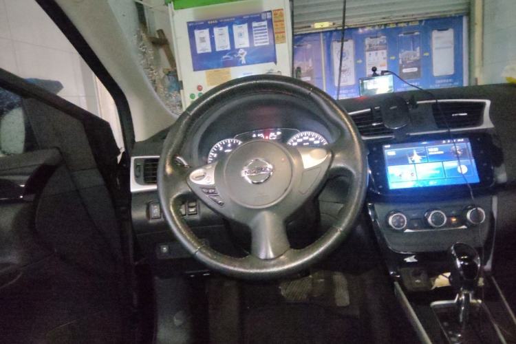 Used Nissan Sylphy 2019 1.6XV CVT Smart Connect Luxury Edition China VI Standard Steering Wheel