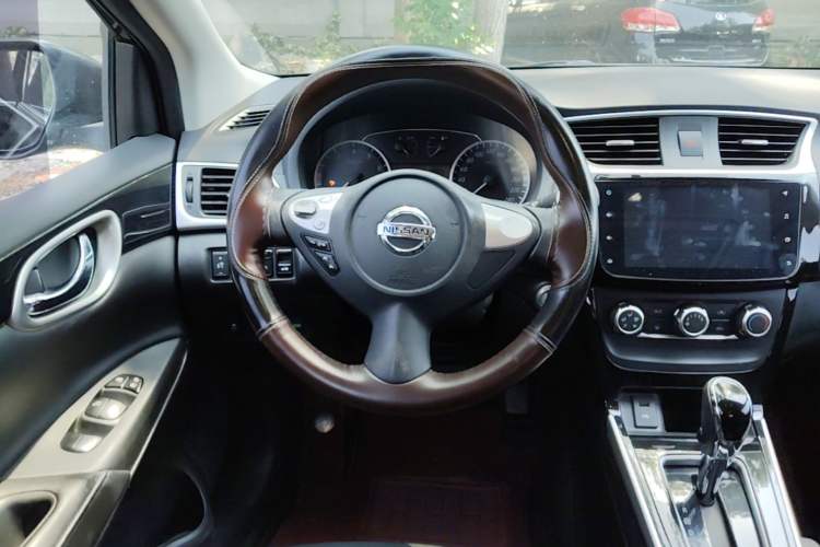 Used Nissan Sylphy 2019 1.6XV CVT Smart Connect Luxury Edition China VI Standard Steering Wheel