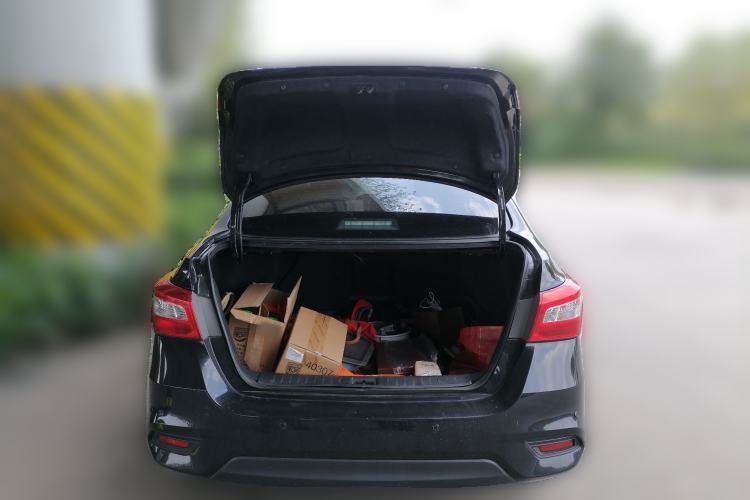 Used Nissan Sylphy 2019 1.6XV CVT Smart Connect Luxury Edition China VI Standard Trunk