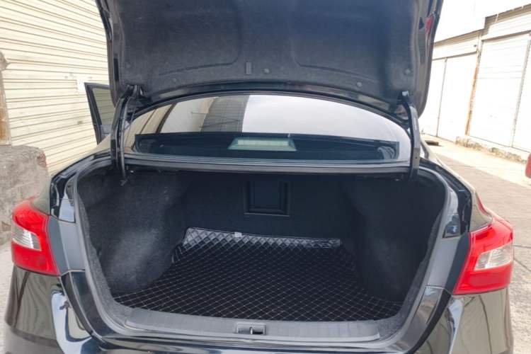 Used Nissan Sylphy 2019 Classic 1.6XL CVT Luxury Edition Trunk
