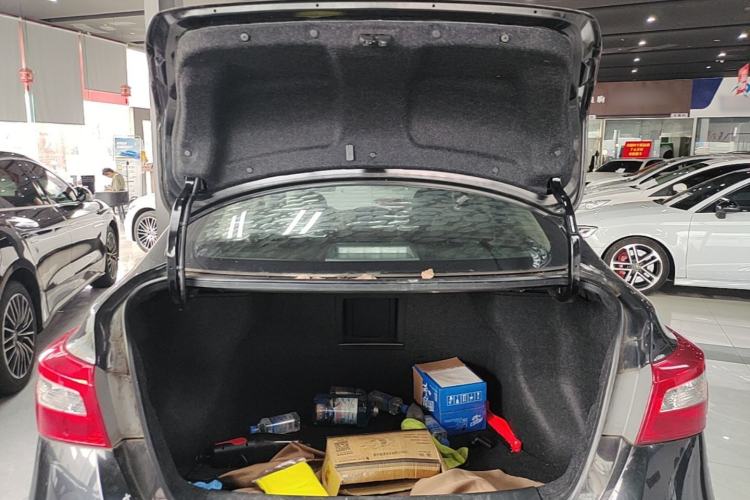 Used Nissan Sylphy 2019 1.6XV CVT Smart Connect Luxury Edition China VI Standard Trunk