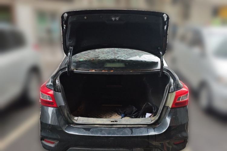 Used Nissan Sylphy 2019 1.6XV CVT Smart Connect Luxury Edition China VI Standard Trunk