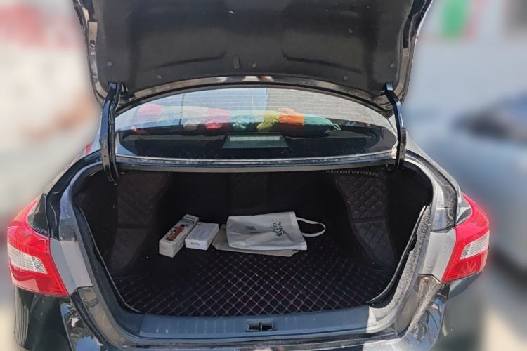 Used Nissan Sylphy 2019 1.6XV CVT Smart Connect Luxury Edition China VI Standard Trunk
