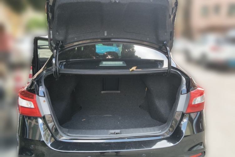 Used Nissan Sylphy 2019 1.6XV CVT Smart Connect Luxury Edition China VI Standard Trunk