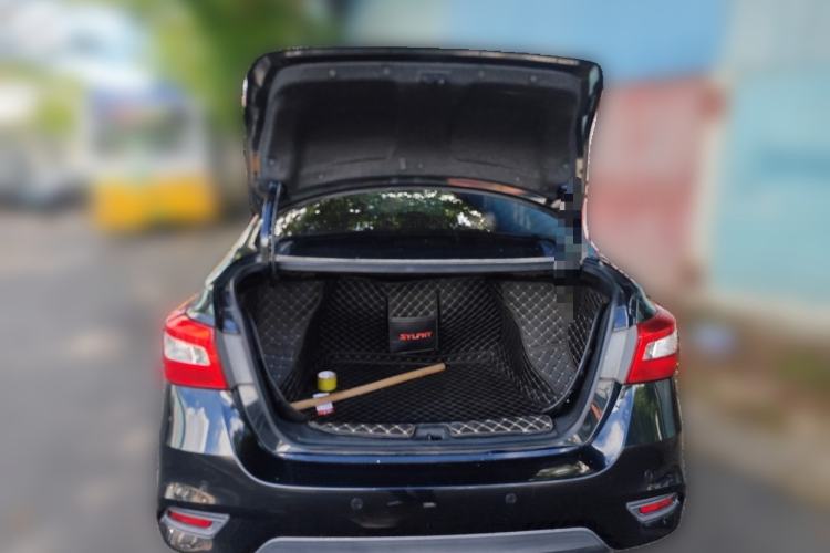 Used Nissan Sylphy 2019 1.6XV CVT Smart Connect Luxury Edition China VI Standard Trunk