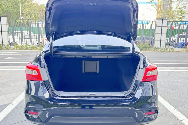 Used Nissan Sylphy 2019 1.6XV CVT Smart Connect Luxury Edition China VI Standard Trunk