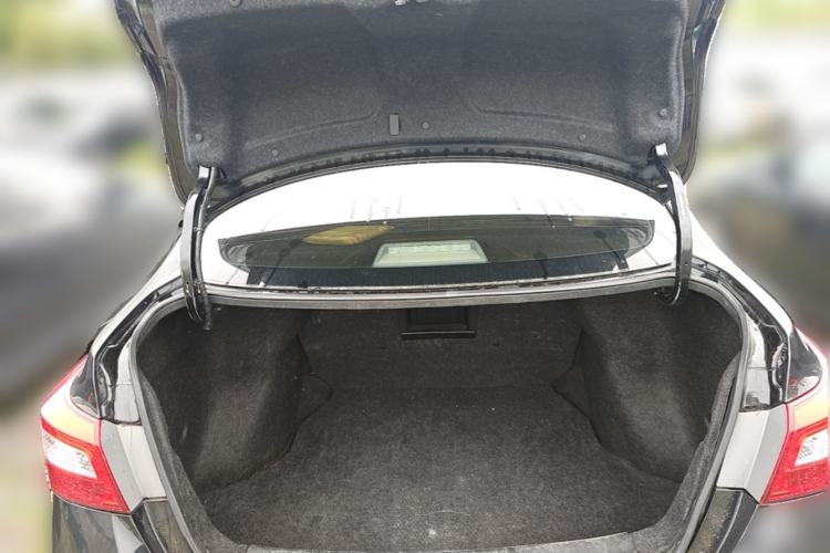 Used Nissan Sylphy 2019 1.6XV CVT Smart Connect Luxury Edition China VI Standard Trunk