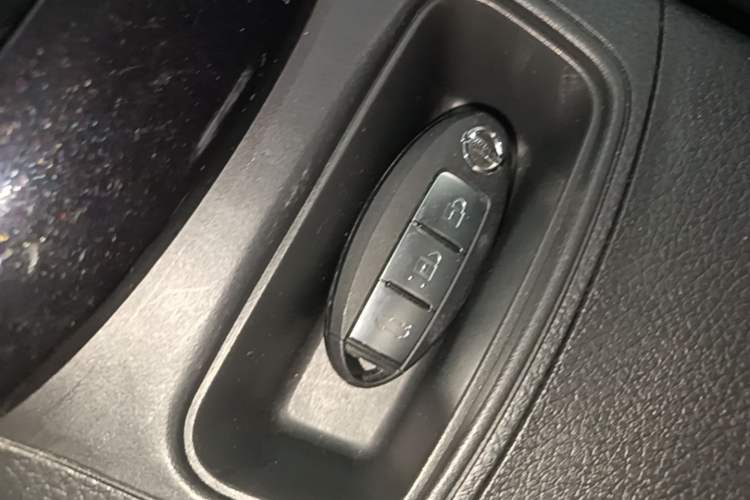 Used Nissan Sylphy 2019 1.6XV CVT Smart Connect Luxury Edition China VI Standard Vehicle Key