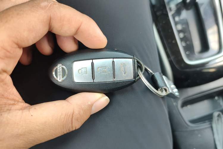 Used Nissan Sylphy 2019 1.6XV CVT Smart Connect Luxury Edition China VI Standard Vehicle Key