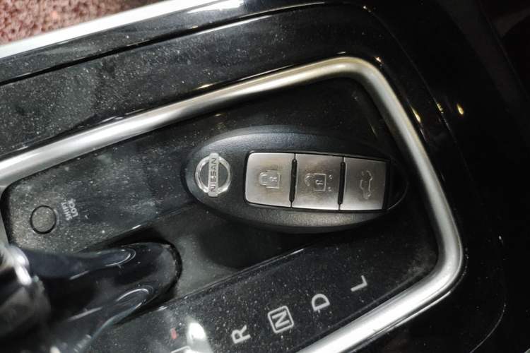 Used Nissan Sylphy 2019 1.6XV CVT Smart Connect Luxury Edition China VI Standard Vehicle Key