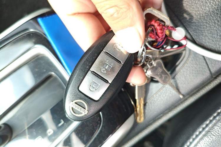 Used Nissan Sylphy 2019 1.6XV CVT Smart Connect Luxury Edition China V Standard Vehicle Key