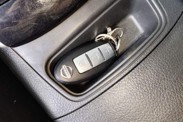 Used Nissan Sylphy 2019 1.6XV CVT Smart Connect Luxury Edition China VI Standard Vehicle Key