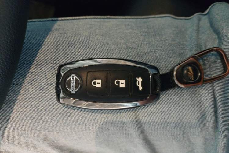 Used Nissan Sylphy 2019 1.6XV CVT Smart Connect Luxury Edition China VI Standard Vehicle Key