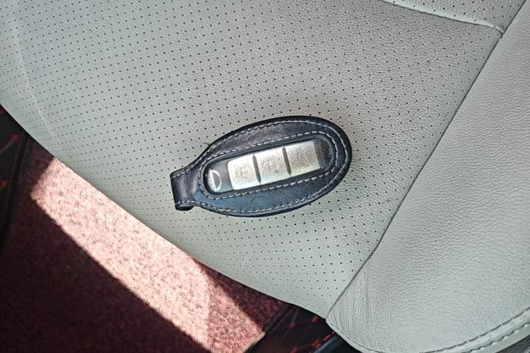 Used Nissan Sylphy 2019 1.6XV CVT Smart Connect Luxury Edition China VI Standard Vehicle Key