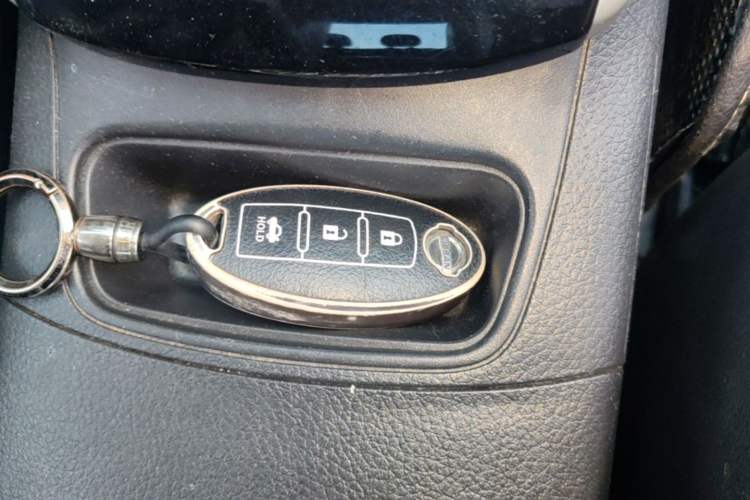Used Nissan Sylphy 2019 1.6XV CVT Smart Connect Luxury Edition China VI Standard Vehicle Key