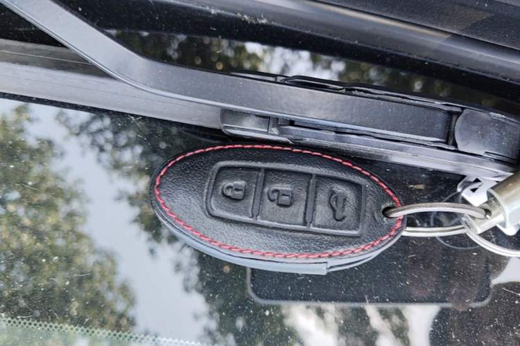 Used Nissan Sylphy 2019 1.6XV CVT Smart Connect Luxury Edition China VI Standard Vehicle Key