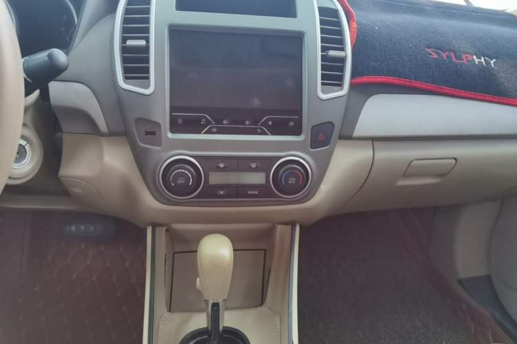 Used Nissan Sylphy 2019 Classic 1.6XE+ CVT SmartConnect Leading Edition Audio And AC Panel