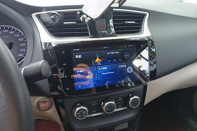 Used Nissan Sylphy 2019 1.6XV CVT Smart Connect Luxury Edition China VI Standard Audio And AC Panel