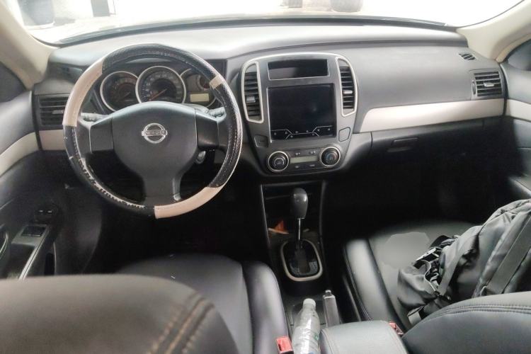 Used Nissan Sylphy 2019 Classic 1.6XE+ CVT SmartConnect Leading Edition Center Console