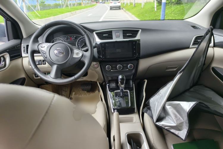 Used Nissan Sylphy 2019 1.6XV CVT Smart Connect Luxury Edition China VI Standard Center Console