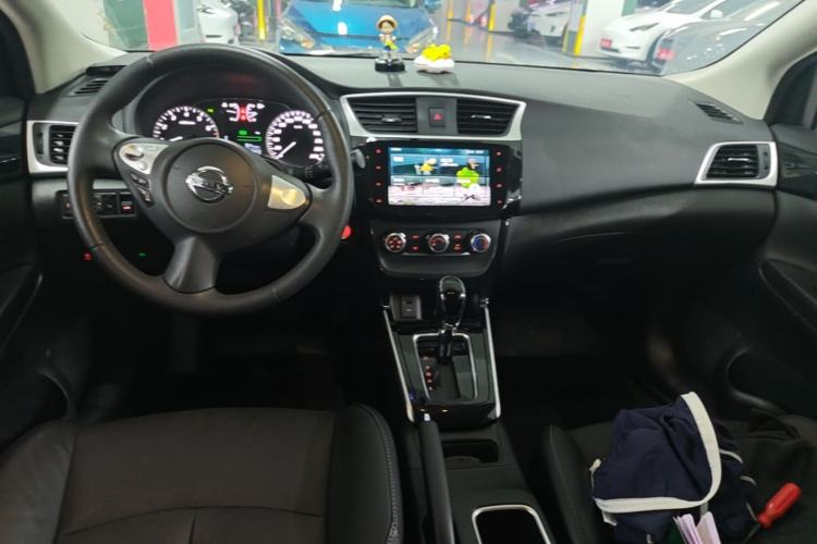 Used Nissan Sylphy 2019 1.6XV CVT Smart Connect Luxury Edition China V Standard Center Console