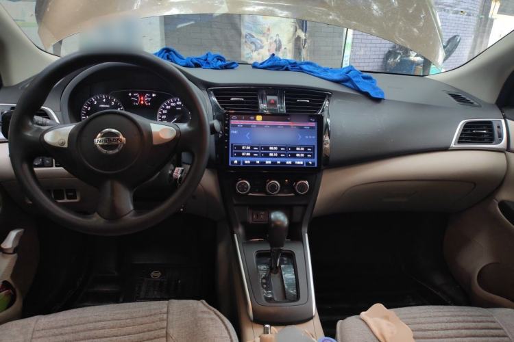 Used Nissan Sylphy 2019 Classic 1.6XE CVT Comfort Edition Center Console