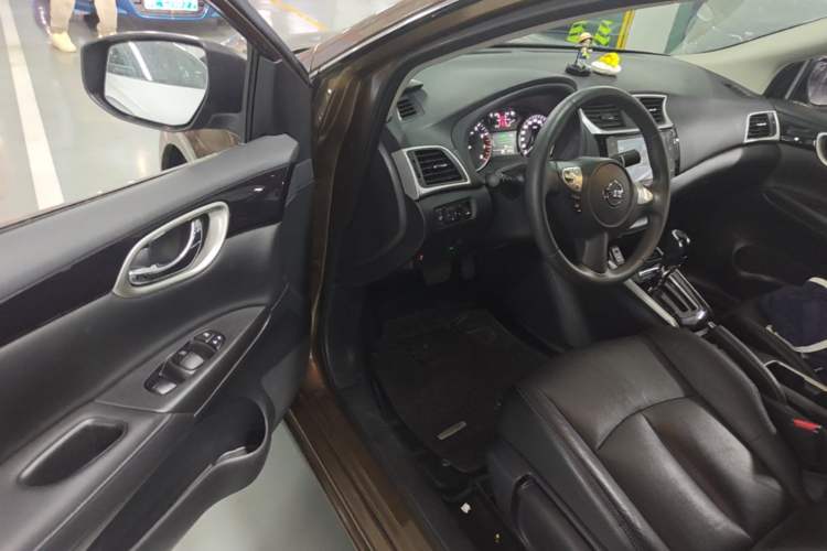 Used Nissan Sylphy 2019 1.6XV CVT Smart Connect Luxury Edition China V Standard Driver Seat