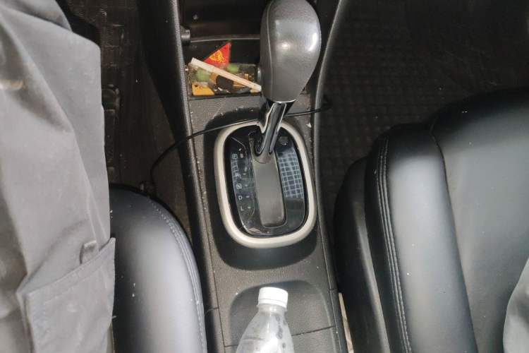 Used Nissan Sylphy 2019 Classic 1.6XE+ CVT SmartConnect Leading Edition Gear Lever