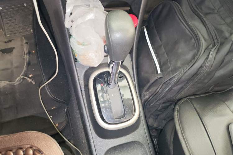 Used Nissan Sylphy 2019 Classic 1.6XE+ CVT SmartConnect Leading Edition Gear Lever