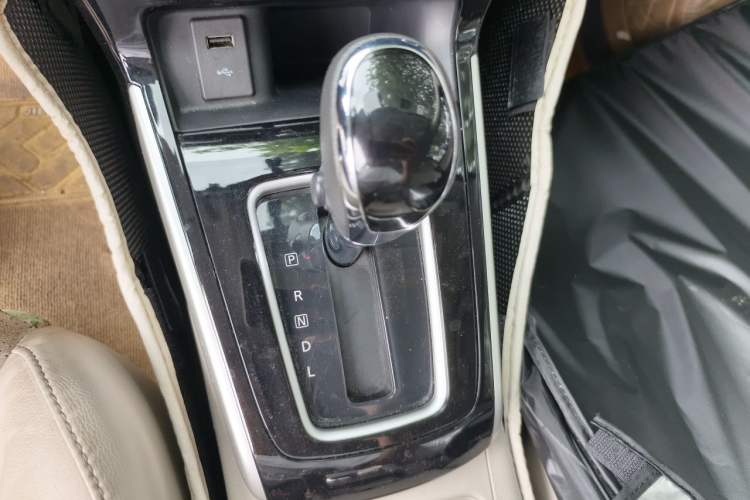Used Nissan Sylphy 2019 1.6XV CVT Smart Connect Luxury Edition China VI Standard Gear Lever