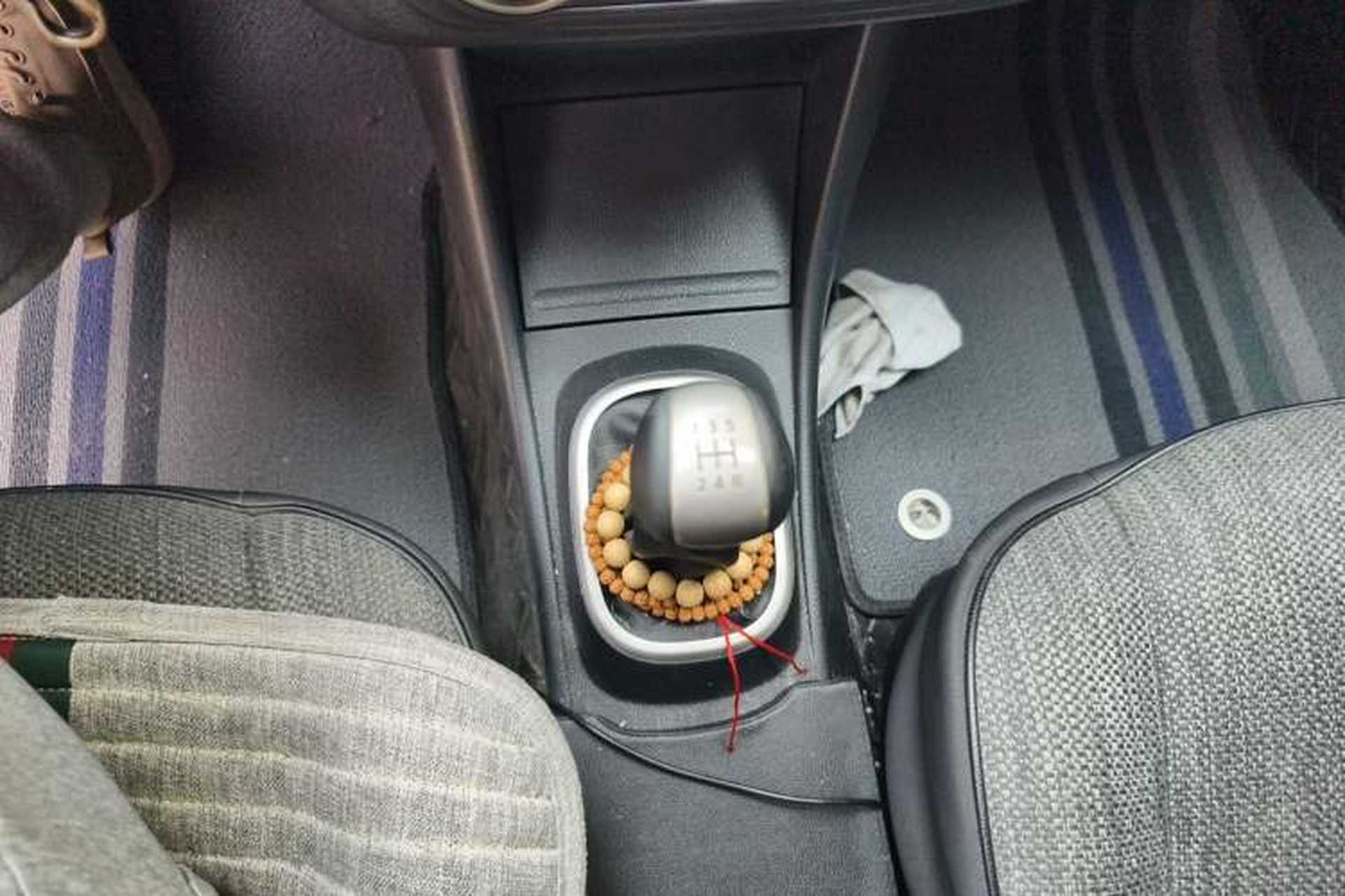 Used Nissan Sylphy 2019 Classic 1.6XE+ Manual SmartConnect Leading Edition Gear Lever