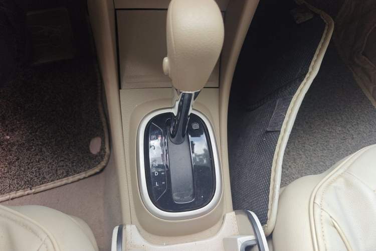 Used Nissan Sylphy 2019 Classic 1.6XE+ CVT SmartConnect Leading Edition Gear Lever