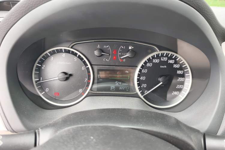 Used Nissan Sylphy 2019 1.6XV CVT Smart Connect Luxury Edition China VI Standard Instrument Cluster