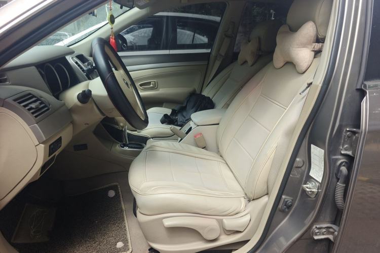 Used Nissan Sylphy 2019 Classic 1.6XE+ CVT SmartConnect Leading Edition Left Front Seat