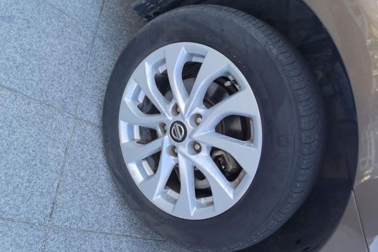 Used Nissan Sylphy 2019 Classic 1.6 XL Manual Luxury Edition Left Front Wheel Hub