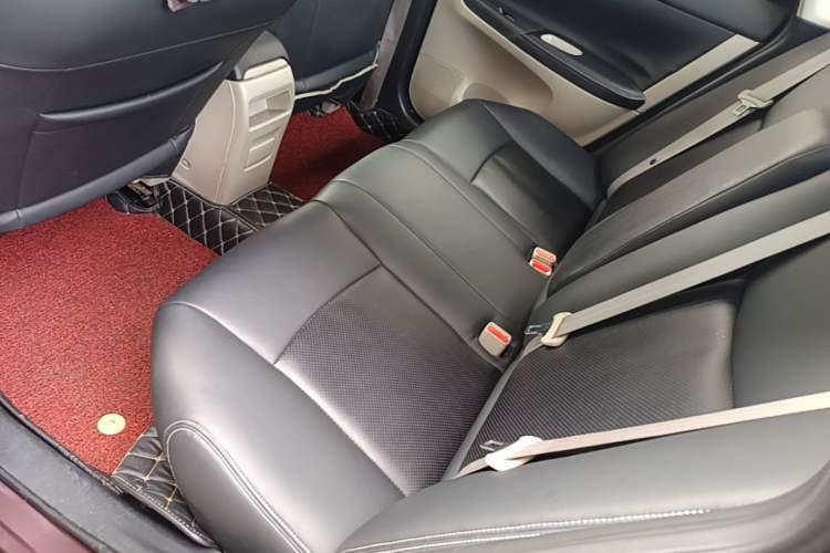 Used Nissan Sylphy 2019 1.6XV CVT Smart Connect Luxury Edition China VI Standard Left Rear Seat