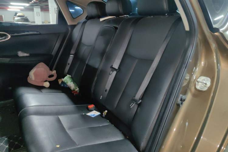 Used Nissan Sylphy 2019 1.6XV CVT Smart Connect Luxury Edition China VI Standard Left Rear Seat