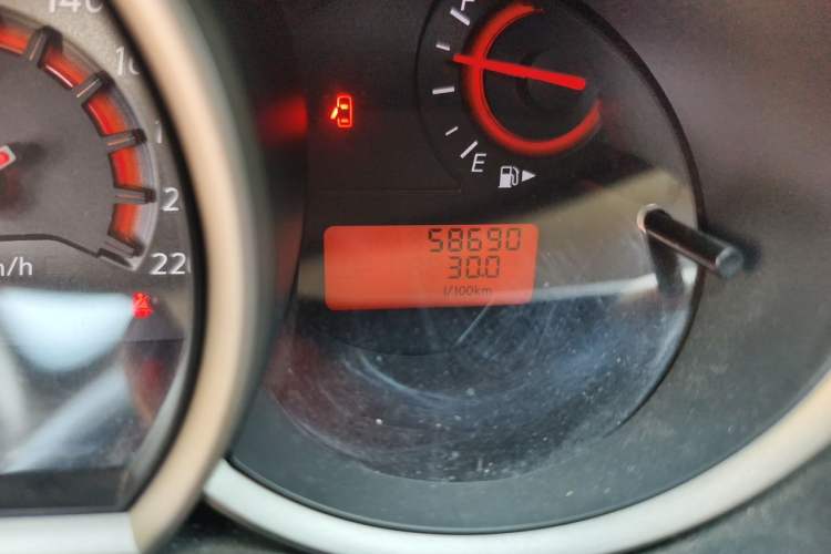 Used Nissan Sylphy 2019 Classic 1.6XE+ Manual SmartConnect Leading Edition Odometer Close Up