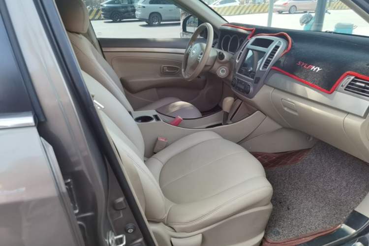 Used Nissan Sylphy 2019 Classic 1.6XE+ CVT SmartConnect Leading Edition Right Front Seat