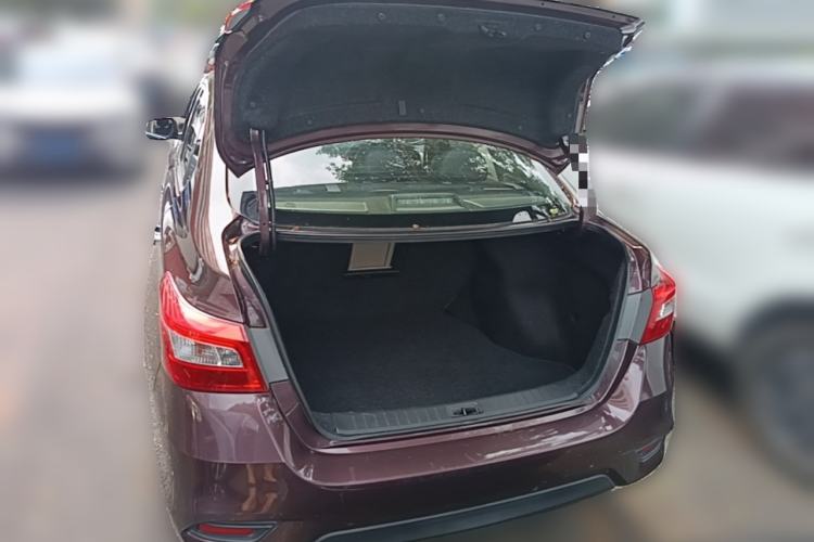 Used Nissan Sylphy 2019 1.6XV CVT Smart Connect Luxury Edition China VI Standard Trunk