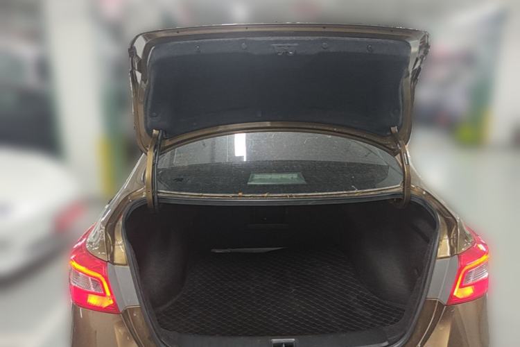 Used Nissan Sylphy 2019 1.6XV CVT Smart Connect Luxury Edition China V Standard Trunk