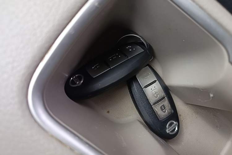 Used Nissan Sylphy 2019 1.6XV CVT Smart Connect Luxury Edition China VI Standard Vehicle Key