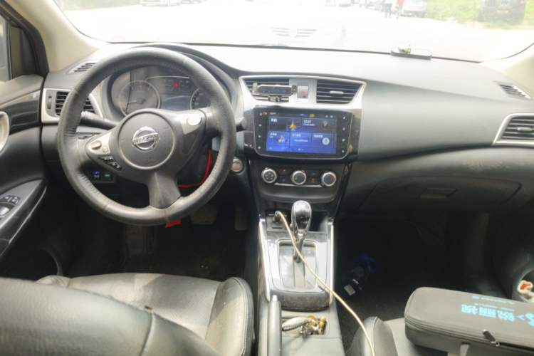 Used Nissan Sylphy 2019 1.6XV CVT Smart Connect Luxury Edition China VI Standard Center Console