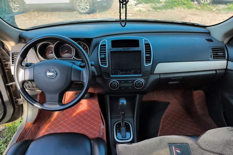 Used Nissan Sylphy 2019 Classic 1.6XE+ CVT Smart Connect Luxury Edition Center Console