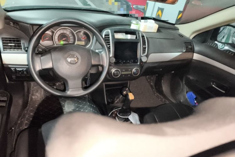 Used Nissan Sylphy 2019 Classic 1.6XE+ Manual SmartConnect Leading Edition Center Console