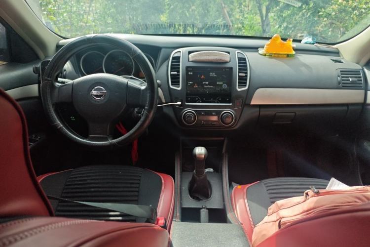 Used Nissan Sylphy 2019 Classic 1.6XE+ Manual SmartConnect Leading Edition Center Console