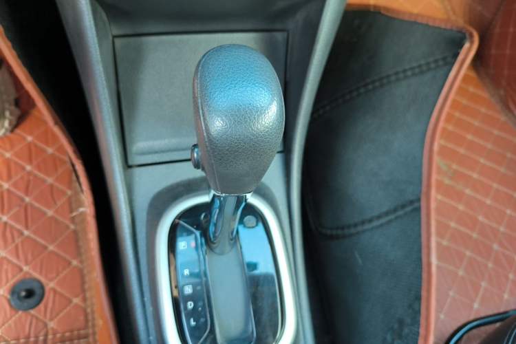 Used Nissan Sylphy 2019 Classic 1.6XE+ CVT Smart Connect Luxury Edition Gear Lever