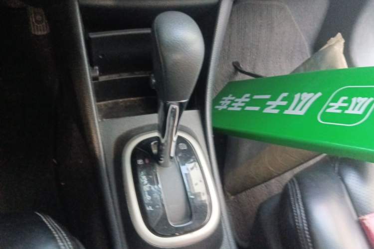 Used Nissan Sylphy 2019 Classic 1.6XE+ CVT SmartConnect Leading Edition Gear Lever