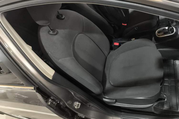 Used Nissan Sylphy 2019 Classic 1.6XE+ CVT SmartConnect Leading Edition Right Front Seat